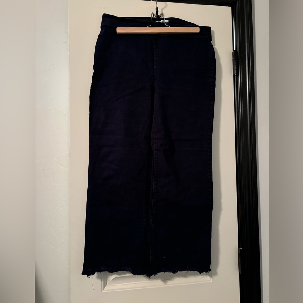 LOFT Stretch Pull On Wide Leg Pant with Raw Hem Dark Navy Color Size 8